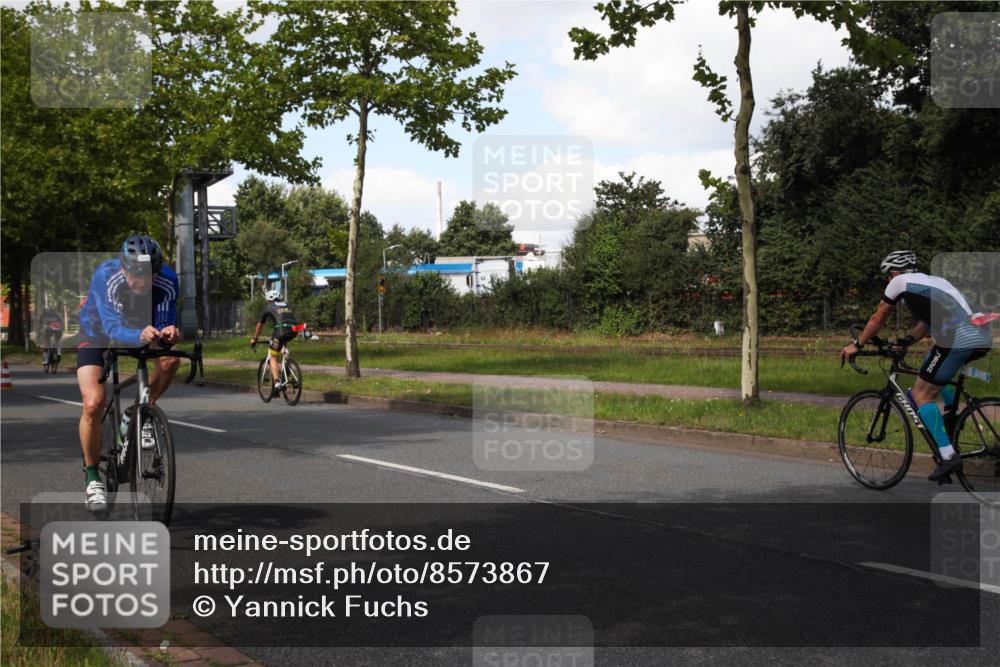 10.08.2025 - GEWOBA Citytriathlon Bremen Yannick Fuchs http://msf.ph/oto/8573867 10.08.2025 13:11:43 Radfahren 604, 635, 667, 750, 894, 933, 937, 966, 1017, 1032 meine-sportfotos.de
