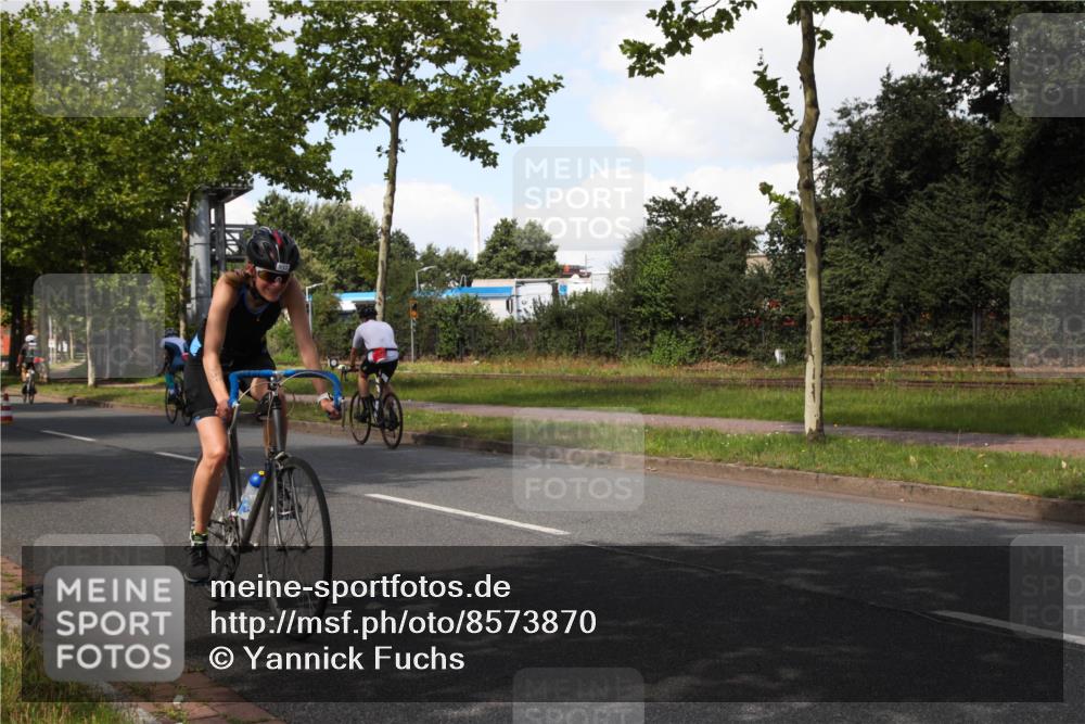10.08.2025 - GEWOBA Citytriathlon Bremen Yannick Fuchs http://msf.ph/oto/8573870 10.08.2025 13:11:45 Radfahren 604, 635, 667, 750, 894, 933, 937, 966, 1017, 1032 meine-sportfotos.de