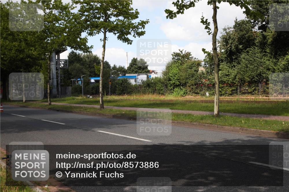 10.08.2025 - GEWOBA Citytriathlon Bremen Yannick Fuchs http://msf.ph/oto/8573886 10.08.2025 13:12:13 Radfahren  meine-sportfotos.de