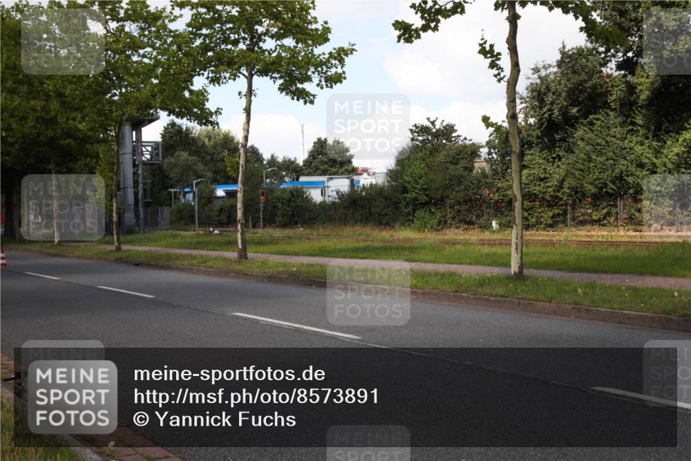 10.08.2025 - GEWOBA Citytriathlon Bremen Yannick Fuchs http://msf.ph/oto/8573891 10.08.2025 13:12:15 Radfahren  meine-sportfotos.de