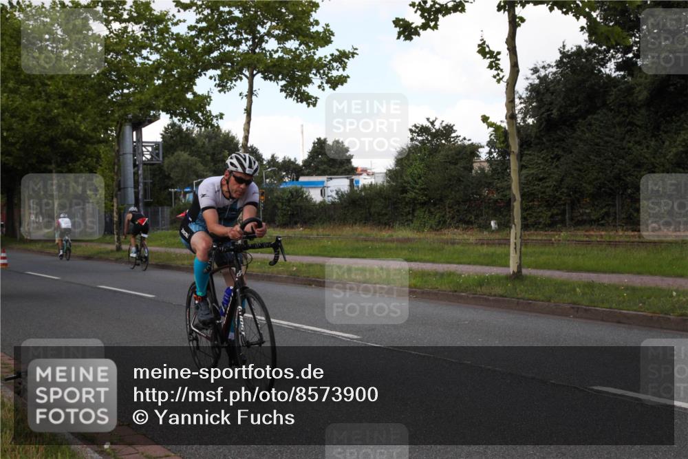 10.08.2025 - GEWOBA Citytriathlon Bremen Yannick Fuchs http://msf.ph/oto/8573900 10.08.2025 13:12:43 Radfahren 575, 582, 789, 895, 902, 924, 1028, 1035 meine-sportfotos.de