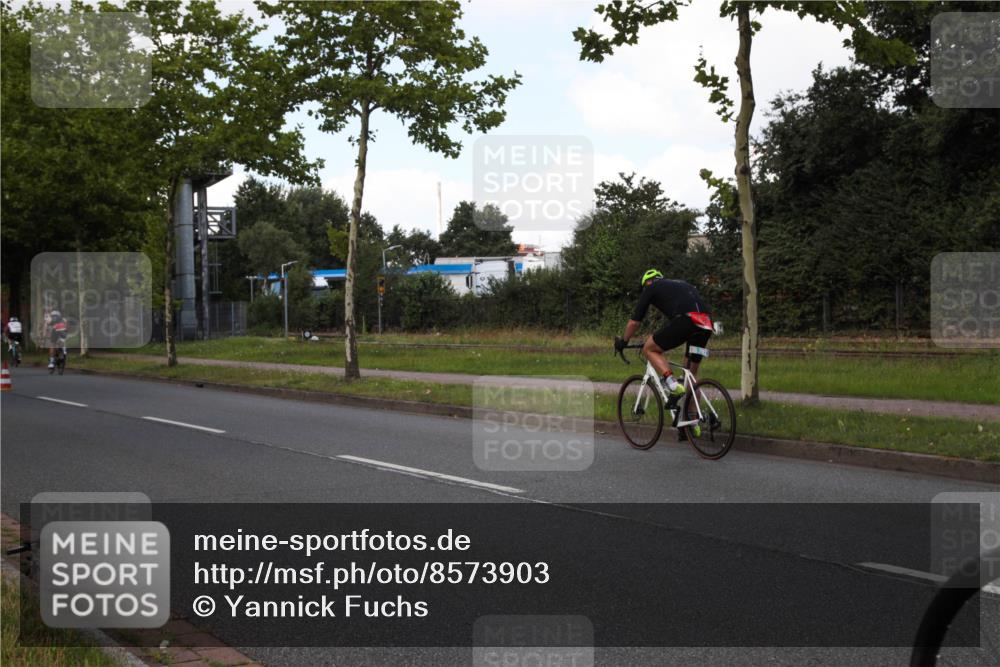 10.08.2025 - GEWOBA Citytriathlon Bremen Yannick Fuchs http://msf.ph/oto/8573903 10.08.2025 13:12:44 Radfahren 575, 582, 789, 895, 902, 924, 1028, 1035 meine-sportfotos.de