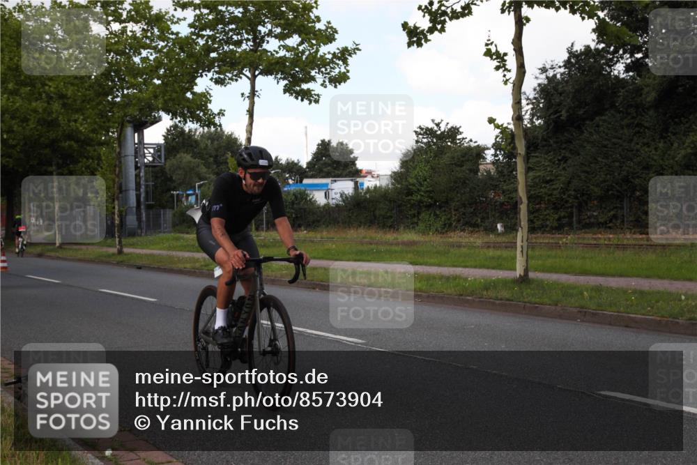 10.08.2025 - GEWOBA Citytriathlon Bremen Yannick Fuchs http://msf.ph/oto/8573904 10.08.2025 13:12:48 Radfahren 575, 582, 789, 895, 902, 1028, 1035 meine-sportfotos.de