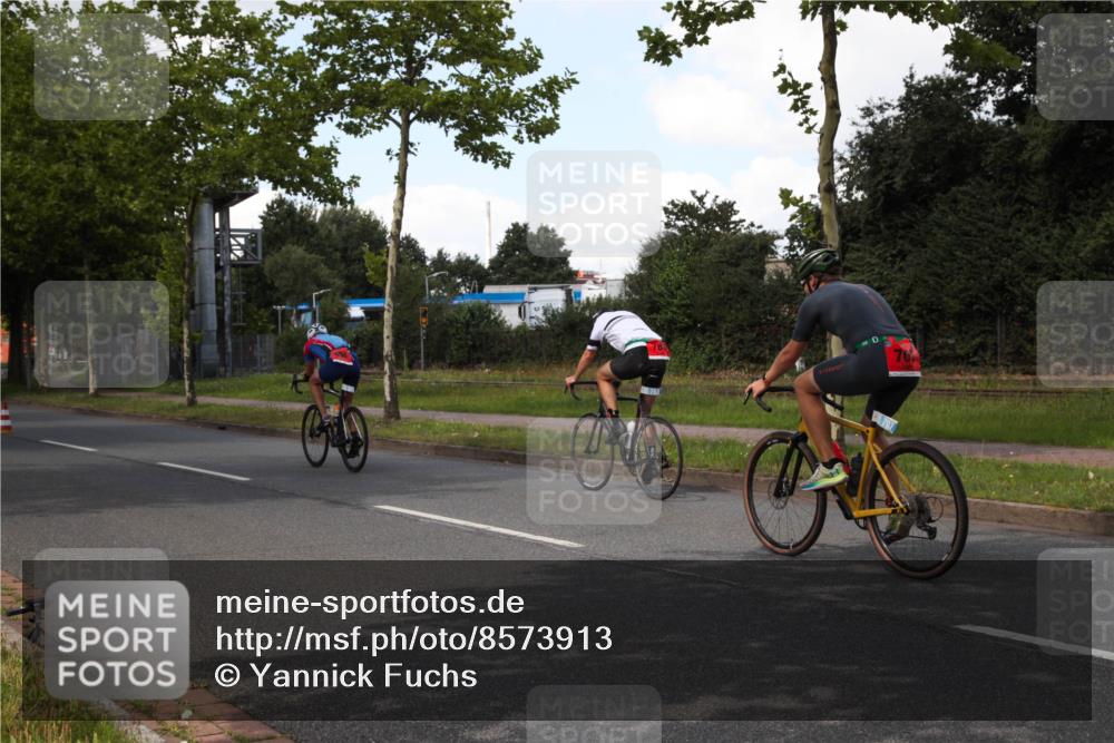 10.08.2025 - GEWOBA Citytriathlon Bremen Yannick Fuchs http://msf.ph/oto/8573913 10.08.2025 13:13:08 Radfahren  meine-sportfotos.de