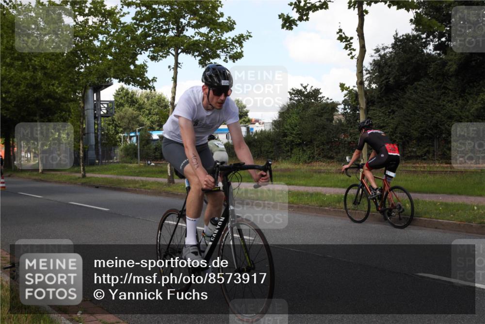 10.08.2025 - GEWOBA Citytriathlon Bremen Yannick Fuchs http://msf.ph/oto/8573917 10.08.2025 13:13:21 Radfahren 905, 1029, 1039 meine-sportfotos.de