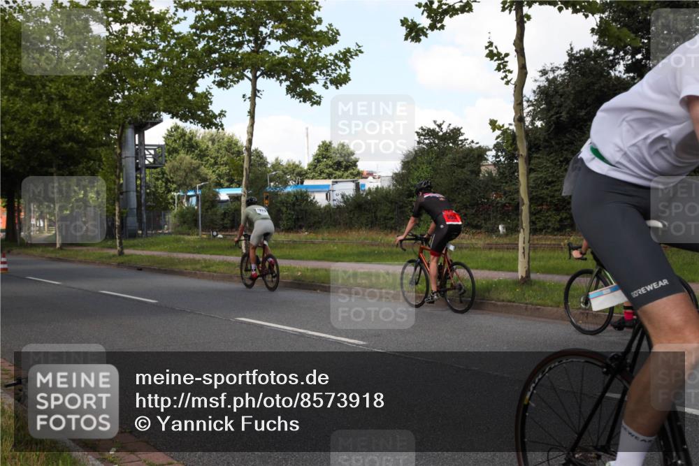 10.08.2025 - GEWOBA Citytriathlon Bremen Yannick Fuchs http://msf.ph/oto/8573918 10.08.2025 13:13:21 Radfahren 905, 1029, 1039 meine-sportfotos.de