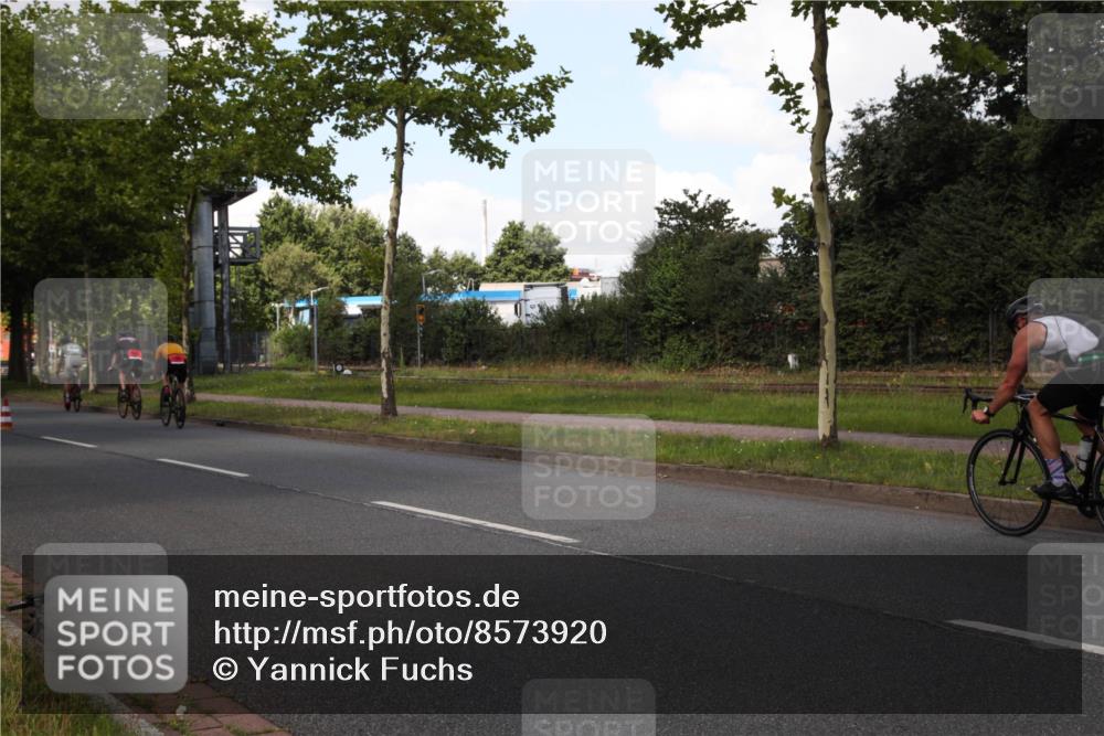 10.08.2025 - GEWOBA Citytriathlon Bremen Yannick Fuchs http://msf.ph/oto/8573920 10.08.2025 13:13:23 Radfahren 905, 1015, 1029, 1039 meine-sportfotos.de