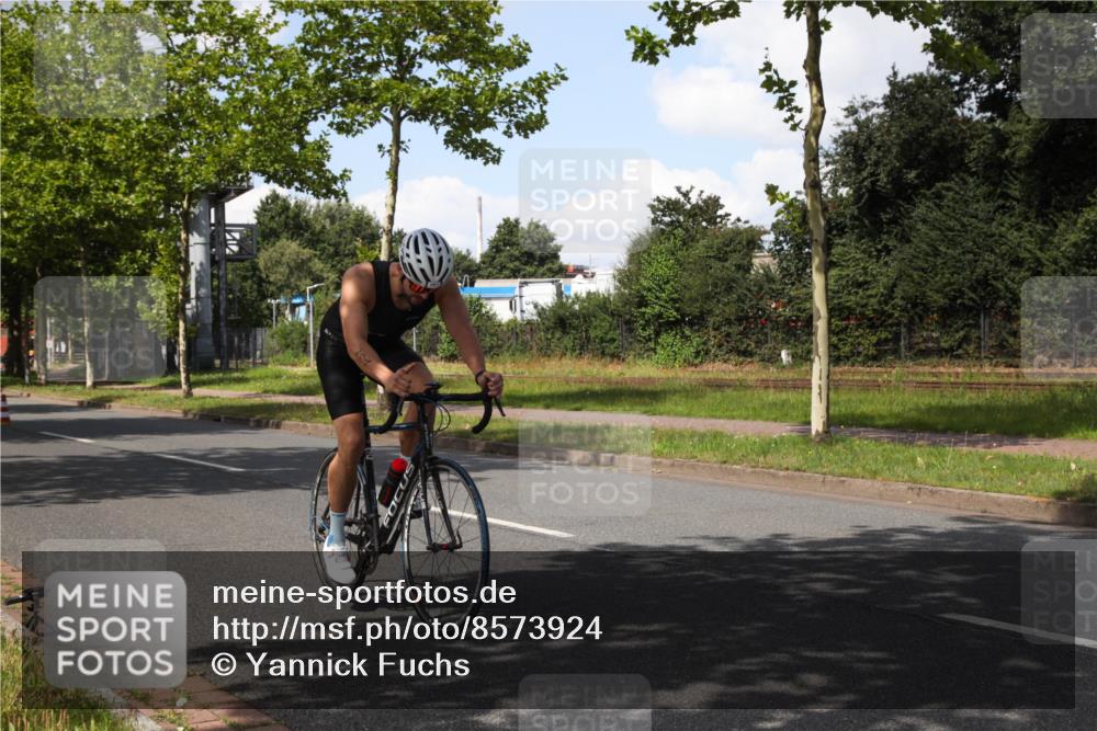 10.08.2025 - GEWOBA Citytriathlon Bremen Yannick Fuchs http://msf.ph/oto/8573924 10.08.2025 13:13:36 Radfahren 742, 781, 784, 790, 905, 982, 1015, 1033, 1039 meine-sportfotos.de