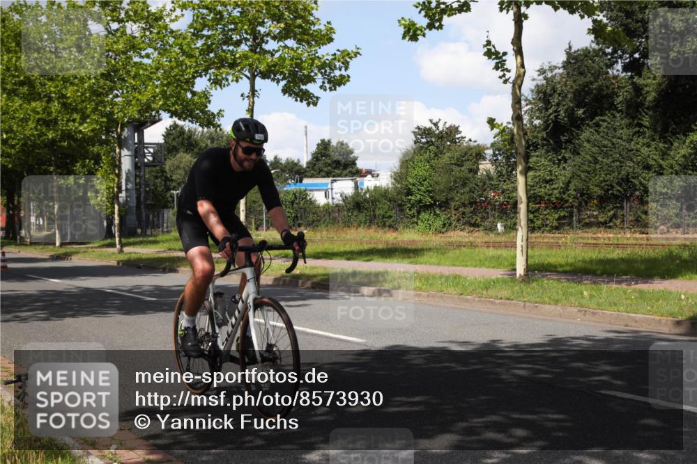 10.08.2025 - GEWOBA Citytriathlon Bremen Yannick Fuchs http://msf.ph/oto/8573930 10.08.2025 13:13:41 Radfahren 742, 781, 784, 790, 905, 982, 1015, 1033 meine-sportfotos.de