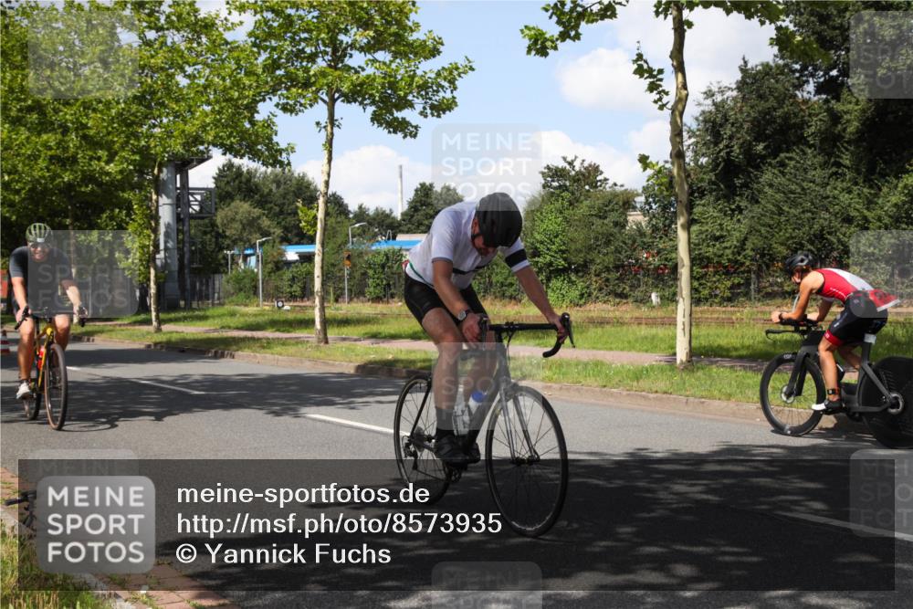10.08.2025 - GEWOBA Citytriathlon Bremen Yannick Fuchs http://msf.ph/oto/8573935 10.08.2025 13:14:07 Radfahren 555, 707, 764, 766, 783, 804, 1019 meine-sportfotos.de