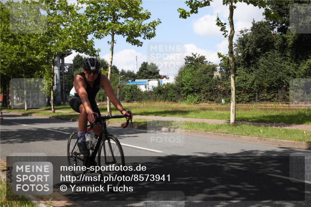 10.08.2025 - GEWOBA Citytriathlon Bremen Yannick Fuchs http://msf.ph/oto/8573941 10.08.2025 13:14:22 Radfahren 555, 764, 766, 1019 meine-sportfotos.de