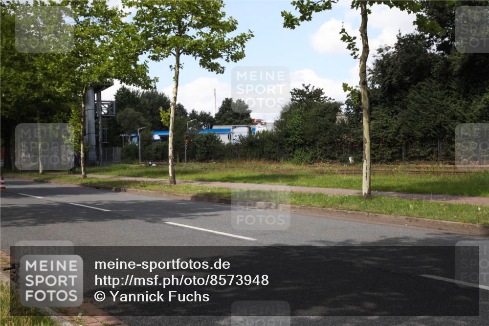 10.08.2025 - GEWOBA Citytriathlon Bremen Yannick Fuchs http://msf.ph/oto/8573948 10.08.2025 13:14:51 Radfahren 772, 877, 913 meine-sportfotos.de