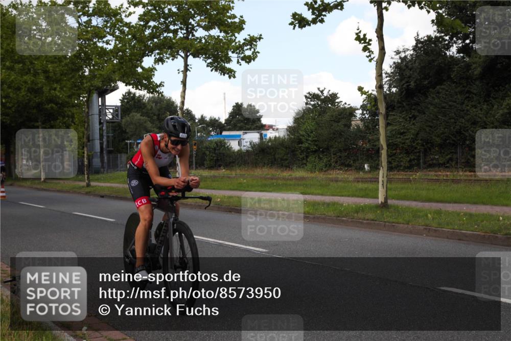 10.08.2025 - GEWOBA Citytriathlon Bremen Yannick Fuchs http://msf.ph/oto/8573950 10.08.2025 13:15:05 Radfahren 765, 826, 913 meine-sportfotos.de