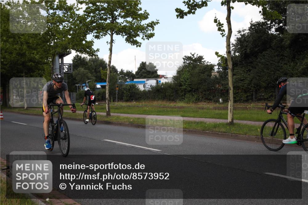 10.08.2025 - GEWOBA Citytriathlon Bremen Yannick Fuchs http://msf.ph/oto/8573952 10.08.2025 13:15:12 Radfahren 736, 765, 826, 913, 969 meine-sportfotos.de