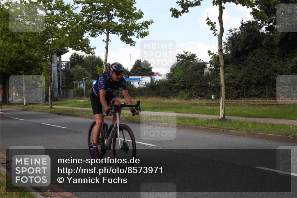 10.08.2025 - GEWOBA Citytriathlon Bremen Yannick Fuchs http://msf.ph/oto/8573971 10.08.2025 13:15:57 Radfahren 900 meine-sportfotos.de