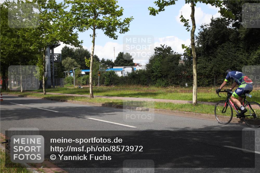 10.08.2025 - GEWOBA Citytriathlon Bremen Yannick Fuchs http://msf.ph/oto/8573972 10.08.2025 13:16:07 Radfahren 591, 632, 900 meine-sportfotos.de