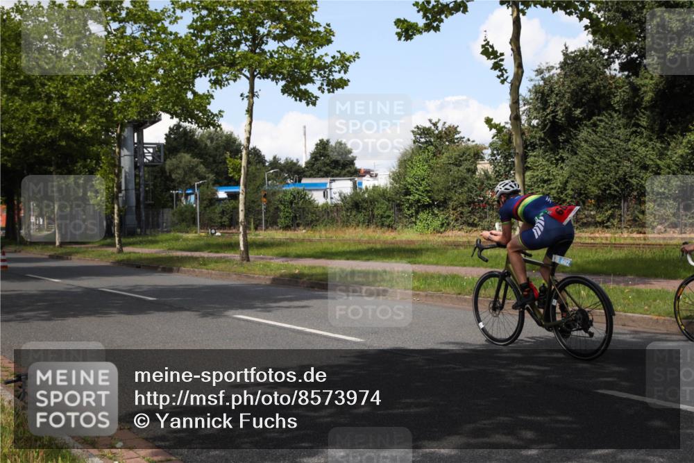 10.08.2025 - GEWOBA Citytriathlon Bremen Yannick Fuchs http://msf.ph/oto/8573974 10.08.2025 13:16:13 Radfahren 591, 632, 892 meine-sportfotos.de
