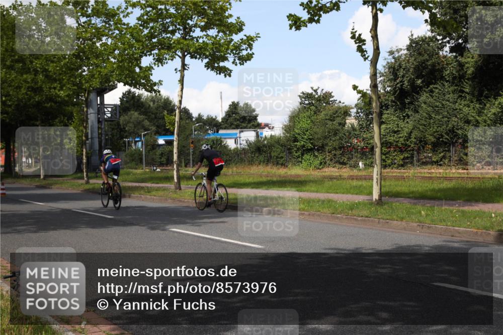 10.08.2025 - GEWOBA Citytriathlon Bremen Yannick Fuchs http://msf.ph/oto/8573976 10.08.2025 13:16:14 Radfahren 591, 632, 892 meine-sportfotos.de