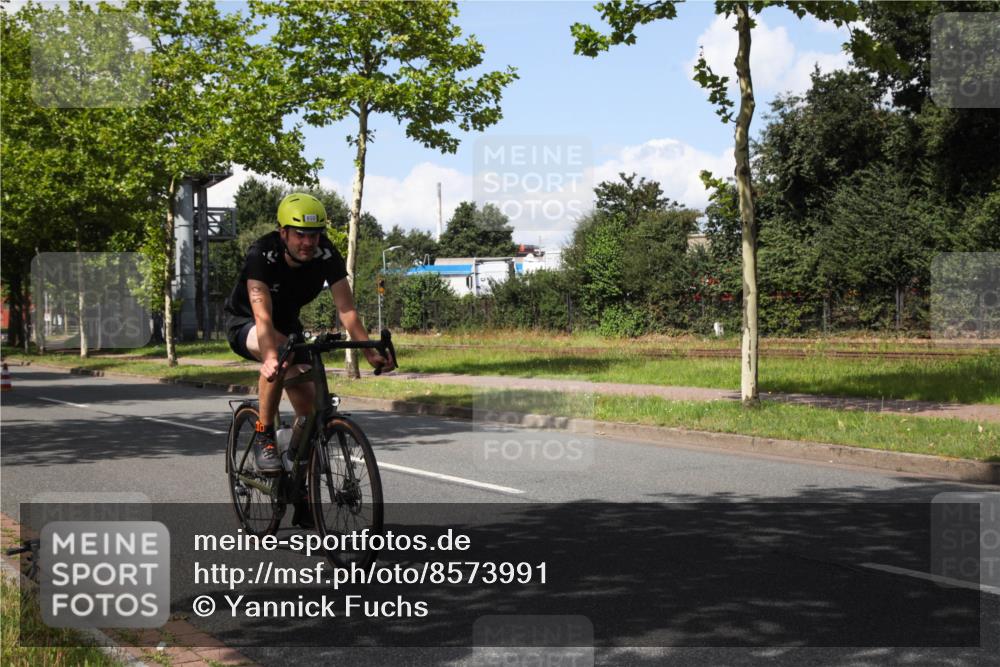 10.08.2025 - GEWOBA Citytriathlon Bremen Yannick Fuchs http://msf.ph/oto/8573991 10.08.2025 13:16:22 Radfahren 591, 632, 813, 892 meine-sportfotos.de