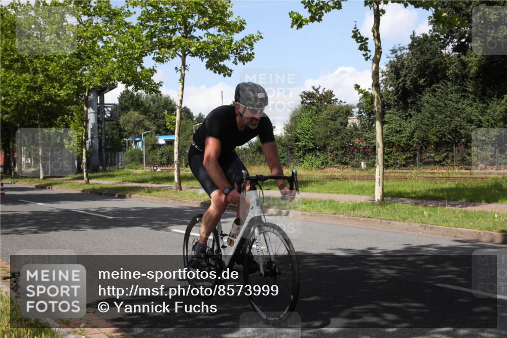 10.08.2025 - GEWOBA Citytriathlon Bremen Yannick Fuchs http://msf.ph/oto/8573999 10.08.2025 13:17:04 Radfahren 602, 720, 802, 870, 921 meine-sportfotos.de