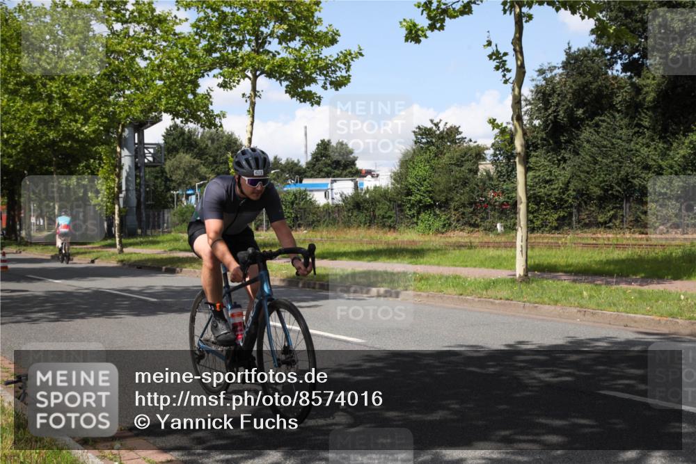 10.08.2025 - GEWOBA Citytriathlon Bremen Yannick Fuchs http://msf.ph/oto/8574016 10.08.2025 13:19:13 Radfahren 671, 762, 803, 899, 983, 1002 meine-sportfotos.de