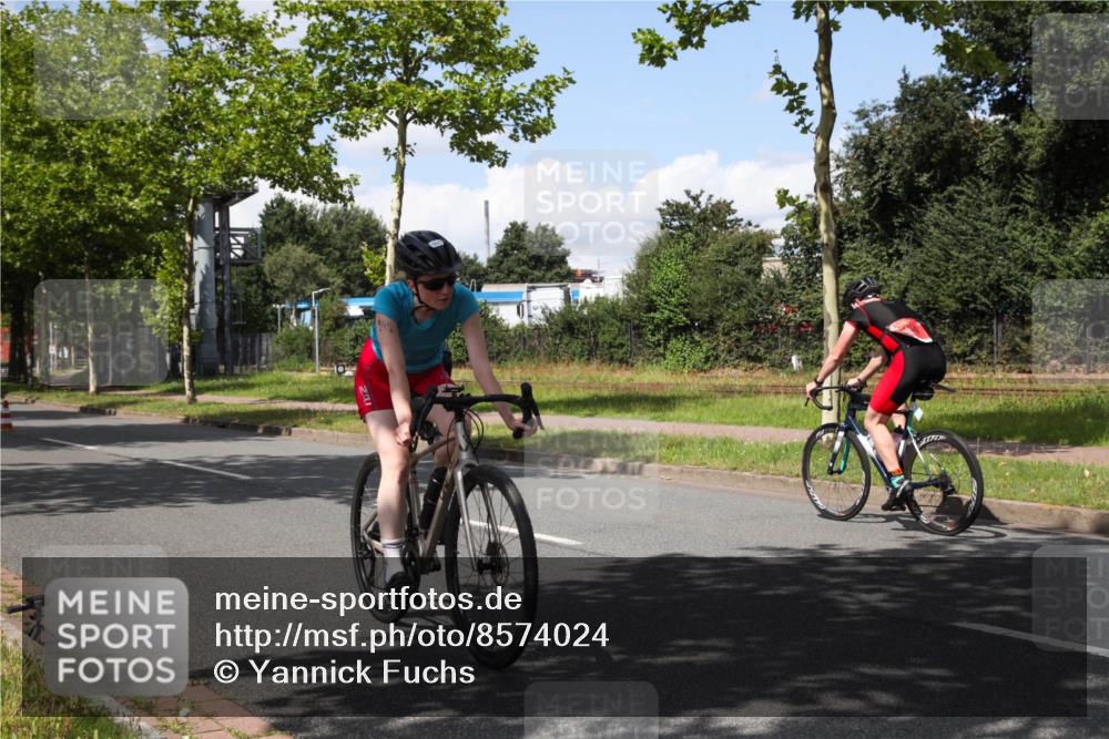 10.08.2025 - GEWOBA Citytriathlon Bremen Yannick Fuchs http://msf.ph/oto/8574024 10.08.2025 13:20:12 Radfahren 848, 944, 949 meine-sportfotos.de
