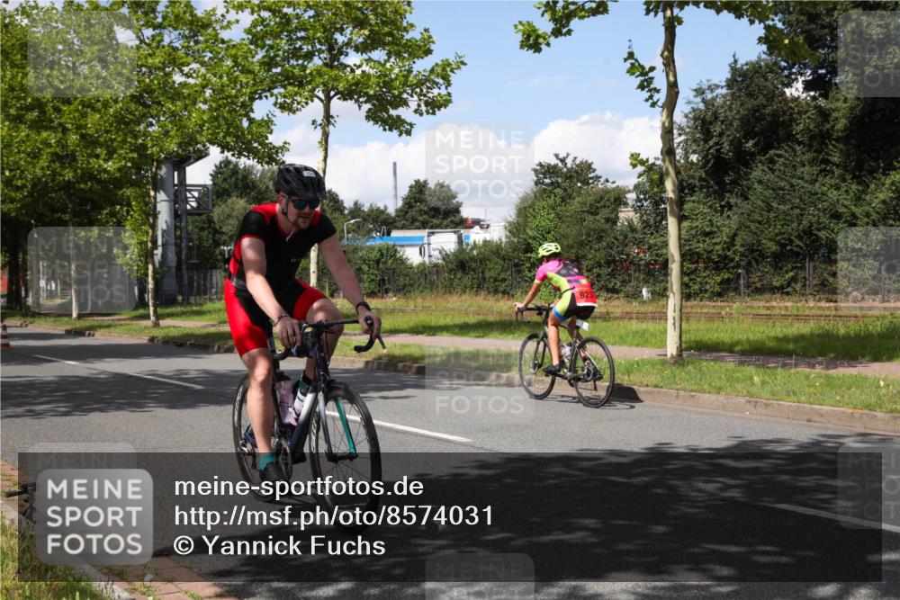 10.08.2025 - GEWOBA Citytriathlon Bremen Yannick Fuchs http://msf.ph/oto/8574031 10.08.2025 13:21:08 Radfahren 581, 953, 1023 meine-sportfotos.de