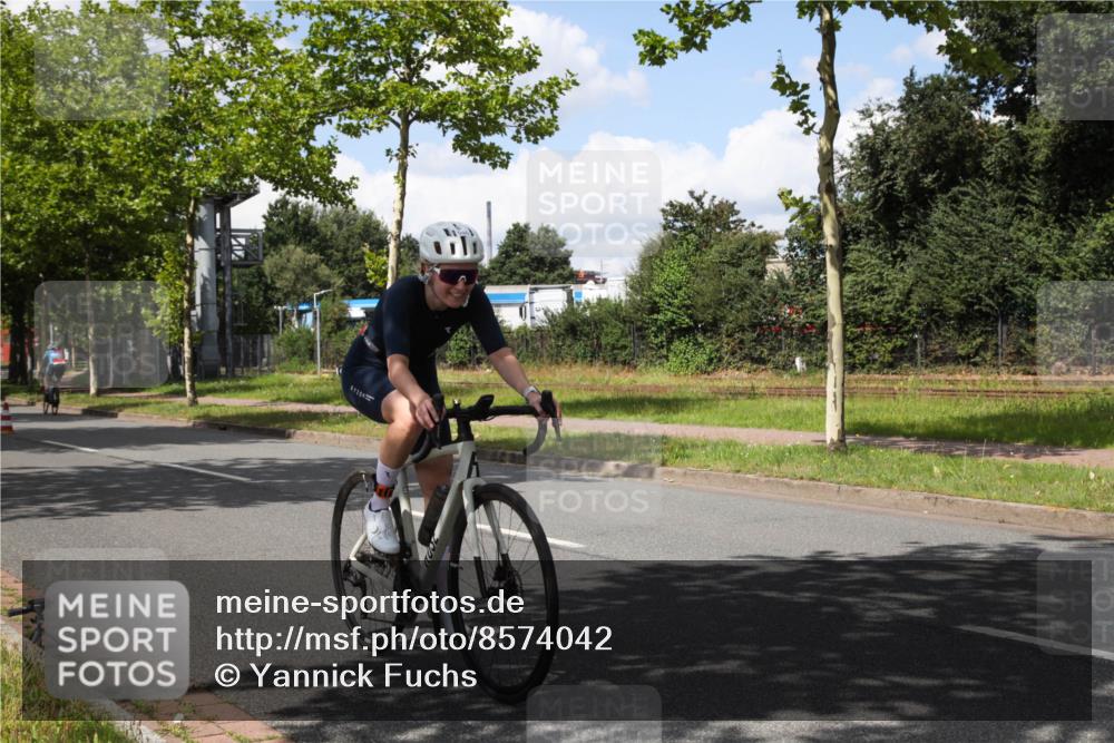 10.08.2025 - GEWOBA Citytriathlon Bremen Yannick Fuchs http://msf.ph/oto/8574042 10.08.2025 13:23:19 Radfahren 908, 925, 939, 945, 946, 954, 963 meine-sportfotos.de