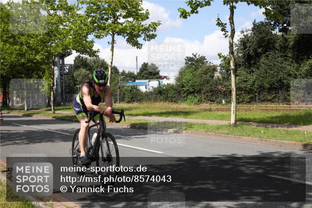 10.08.2025 - GEWOBA Citytriathlon Bremen Yannick Fuchs http://msf.ph/oto/8574043 10.08.2025 13:23:23 Radfahren 908, 925, 939, 945, 946, 954 meine-sportfotos.de