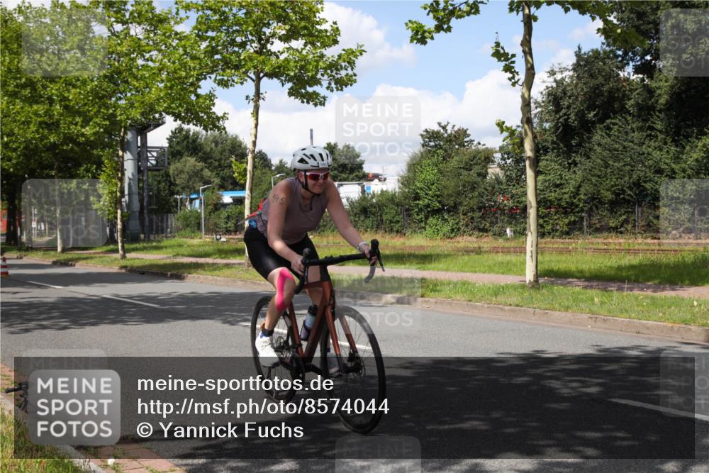 10.08.2025 - GEWOBA Citytriathlon Bremen Yannick Fuchs http://msf.ph/oto/8574044 10.08.2025 13:23:24 Radfahren 908, 925, 939, 945, 946, 954 meine-sportfotos.de