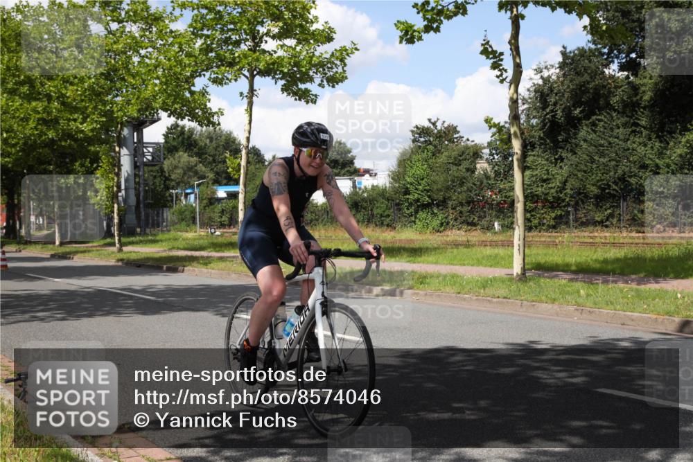 10.08.2025 - GEWOBA Citytriathlon Bremen Yannick Fuchs http://msf.ph/oto/8574046 10.08.2025 13:23:28 Radfahren 908, 925, 939, 945, 946, 954 meine-sportfotos.de
