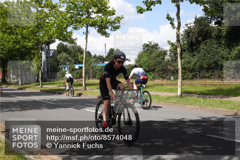 10.08.2025 - GEWOBA Citytriathlon Bremen Yannick Fuchs http://msf.ph/oto/8574048 10.08.2025 13:23:46 Radfahren 930, 965, 972 meine-sportfotos.de