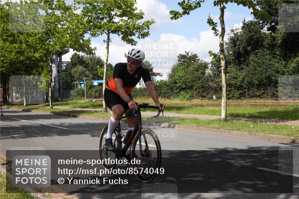 10.08.2025 - GEWOBA Citytriathlon Bremen Yannick Fuchs http://msf.ph/oto/8574049 10.08.2025 13:23:52 Radfahren 930, 965, 972 meine-sportfotos.de