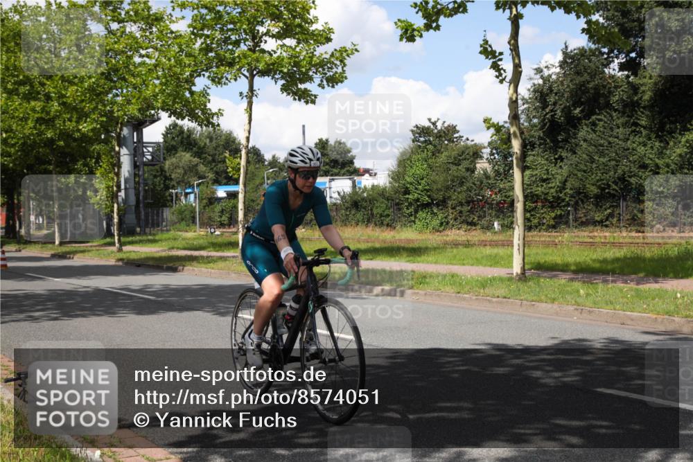 10.08.2025 - GEWOBA Citytriathlon Bremen Yannick Fuchs http://msf.ph/oto/8574051 10.08.2025 13:23:54 Radfahren 930, 965, 972 meine-sportfotos.de