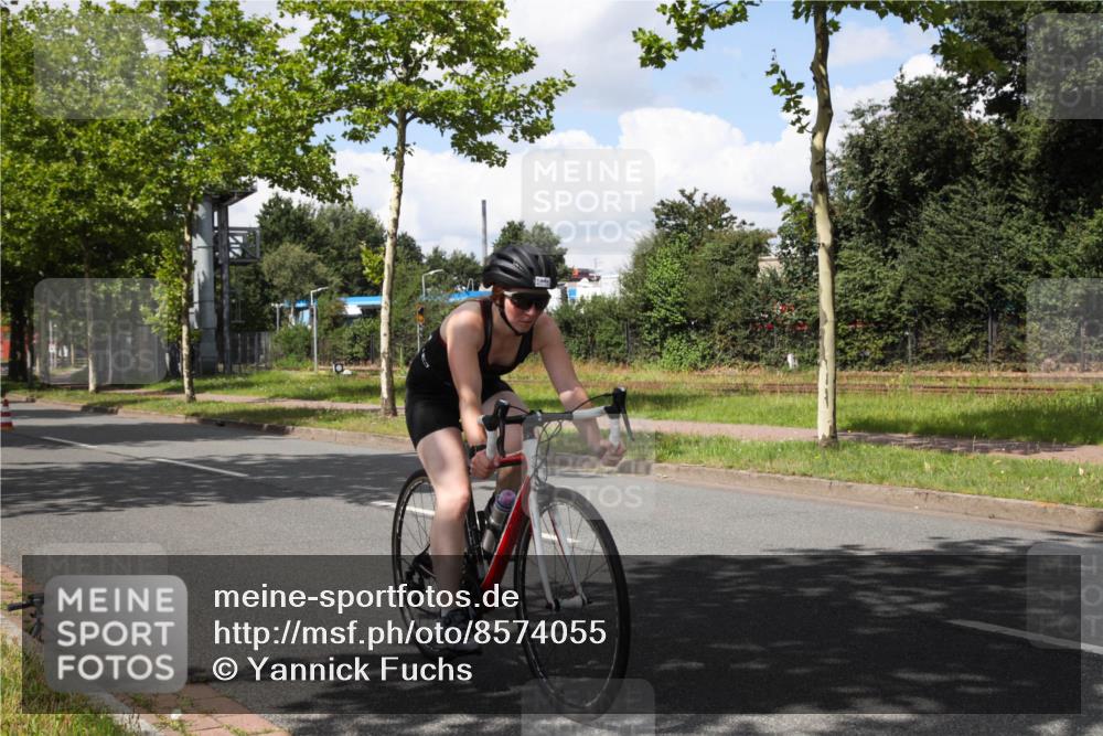 10.08.2025 - GEWOBA Citytriathlon Bremen Yannick Fuchs http://msf.ph/oto/8574055 10.08.2025 13:25:02 Radfahren 981, 1036 meine-sportfotos.de
