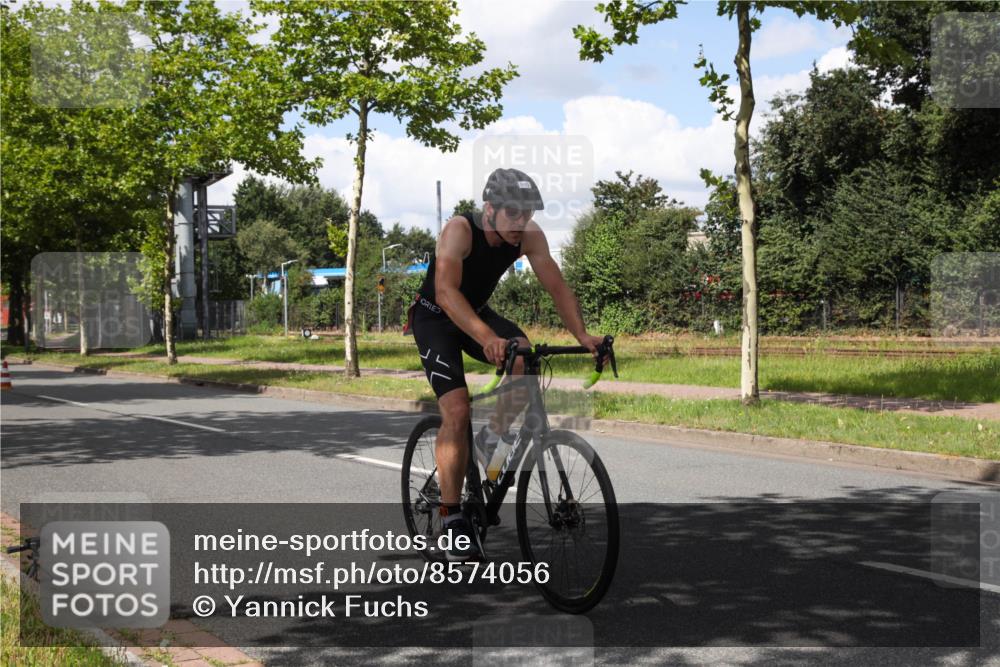 10.08.2025 - GEWOBA Citytriathlon Bremen Yannick Fuchs http://msf.ph/oto/8574056 10.08.2025 13:25:08 Radfahren 981, 1036 meine-sportfotos.de