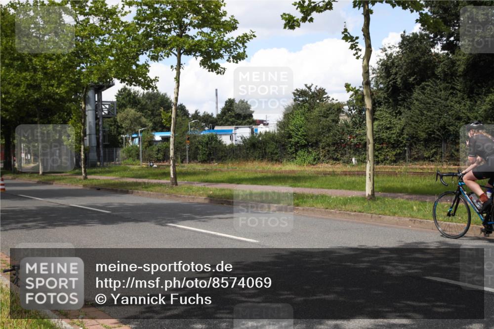 10.08.2025 - GEWOBA Citytriathlon Bremen Yannick Fuchs http://msf.ph/oto/8574069 10.08.2025 13:27:01 Radfahren  meine-sportfotos.de