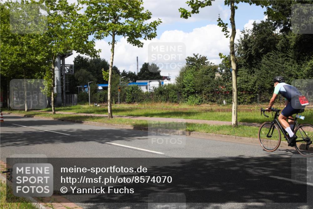 10.08.2025 - GEWOBA Citytriathlon Bremen Yannick Fuchs http://msf.ph/oto/8574070 10.08.2025 13:27:10 Radfahren  meine-sportfotos.de