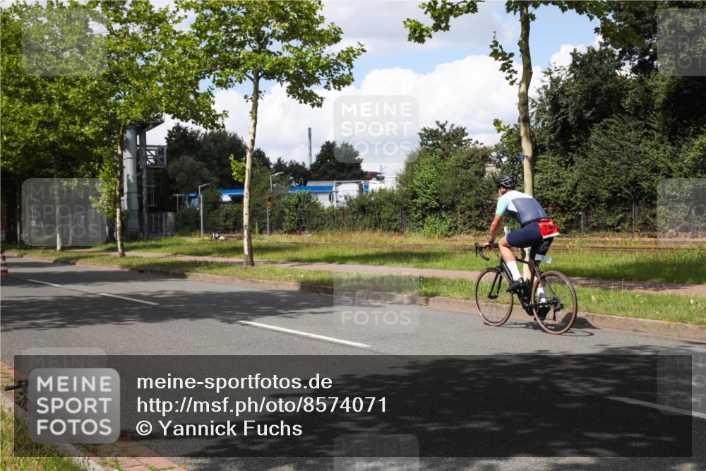 10.08.2025 - GEWOBA Citytriathlon Bremen Yannick Fuchs http://msf.ph/oto/8574071 10.08.2025 13:27:11 Radfahren  meine-sportfotos.de