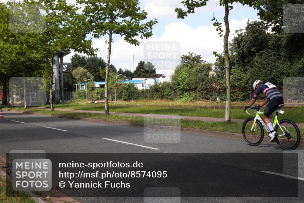 10.08.2025 - GEWOBA Citytriathlon Bremen Yannick Fuchs http://msf.ph/oto/8574095 10.08.2025 13:28:37 Radfahren  meine-sportfotos.de
