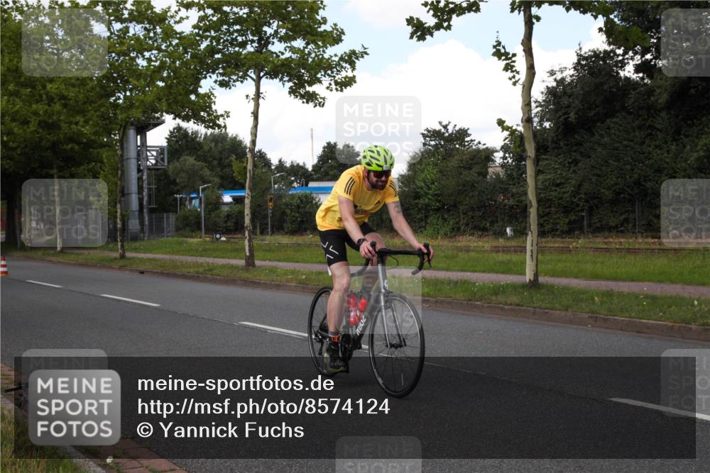 10.08.2025 - GEWOBA Citytriathlon Bremen Yannick Fuchs http://msf.ph/oto/8574124 10.08.2025 13:30:07 Radfahren 792, 942 meine-sportfotos.de