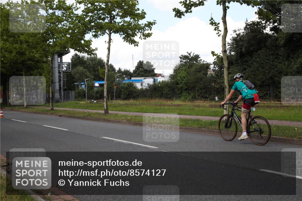 10.08.2025 - GEWOBA Citytriathlon Bremen Yannick Fuchs http://msf.ph/oto/8574127 10.08.2025 13:30:18 Radfahren  meine-sportfotos.de