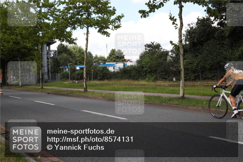 10.08.2025 - GEWOBA Citytriathlon Bremen Yannick Fuchs http://msf.ph/oto/8574131 10.08.2025 13:31:20 Radfahren 724, 922, 968 meine-sportfotos.de