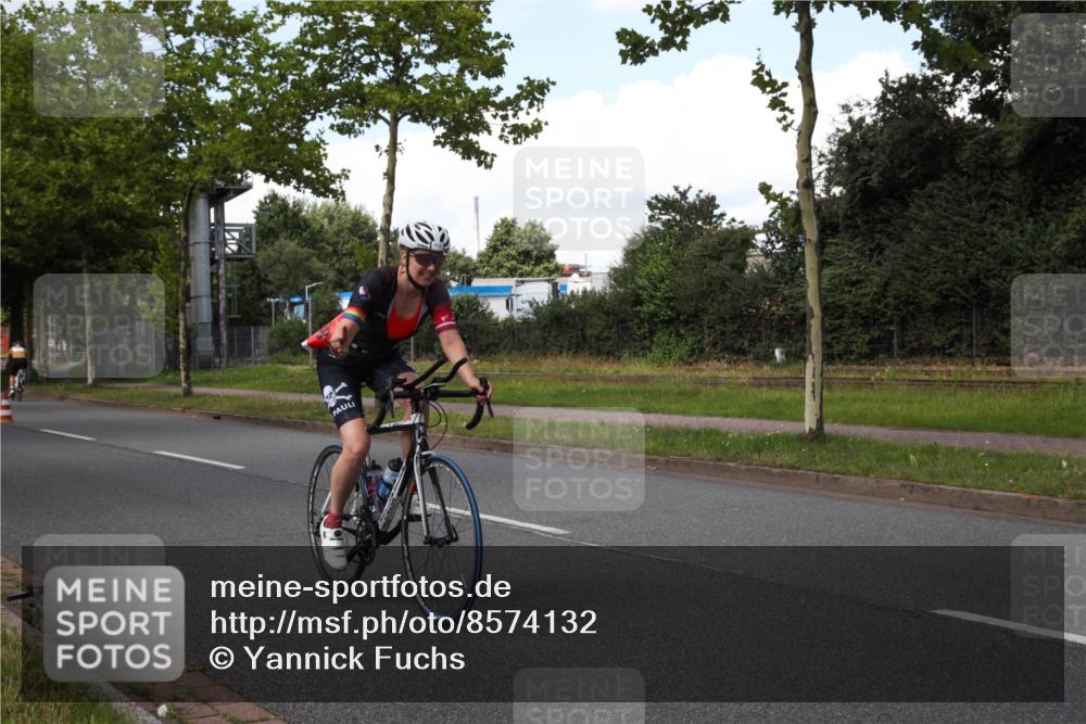 10.08.2025 - GEWOBA Citytriathlon Bremen Yannick Fuchs http://msf.ph/oto/8574132 10.08.2025 13:31:25 Radfahren 724, 922, 968 meine-sportfotos.de