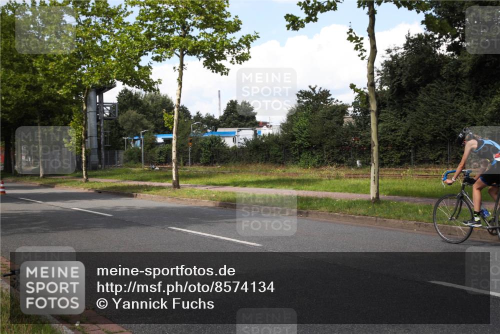 10.08.2025 - GEWOBA Citytriathlon Bremen Yannick Fuchs http://msf.ph/oto/8574134 10.08.2025 13:31:35 Radfahren 724 meine-sportfotos.de