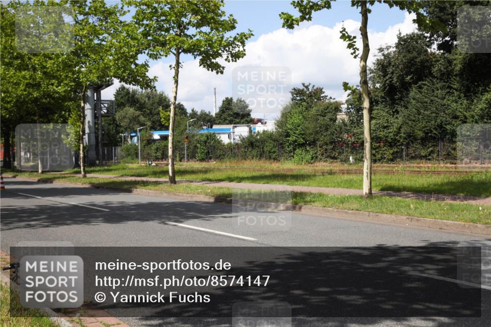 10.08.2025 - GEWOBA Citytriathlon Bremen Yannick Fuchs http://msf.ph/oto/8574147 10.08.2025 13:32:59 Radfahren  meine-sportfotos.de