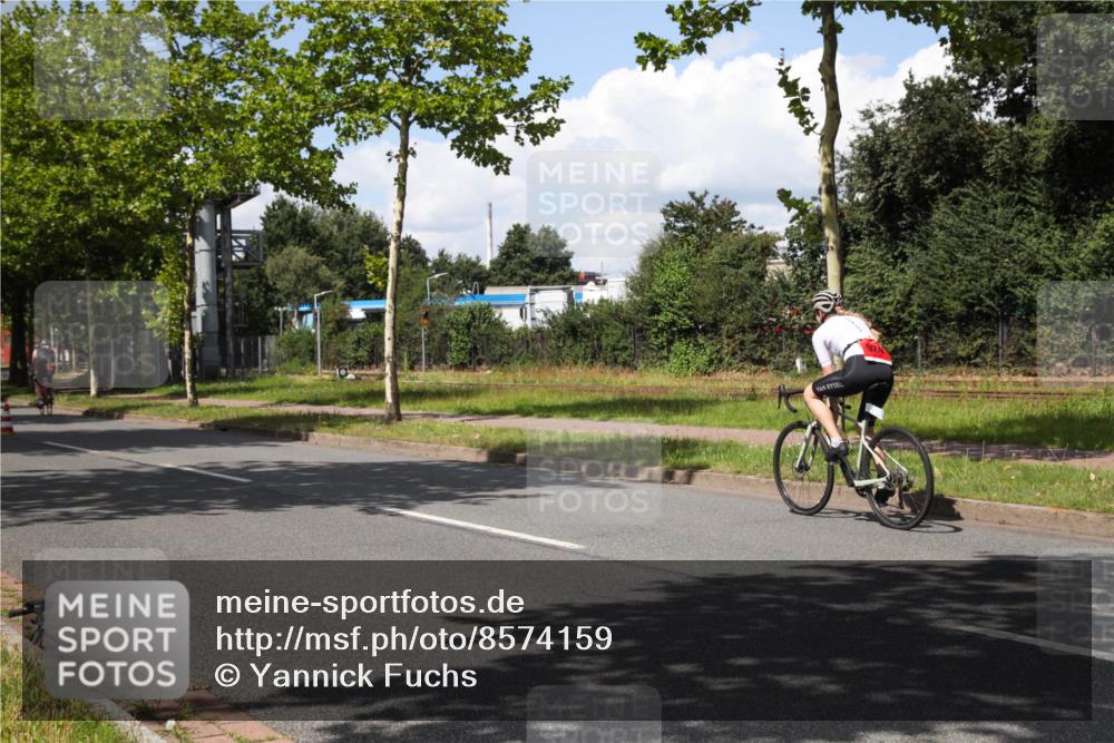 10.08.2025 - GEWOBA Citytriathlon Bremen Yannick Fuchs http://msf.ph/oto/8574159 10.08.2025 13:33:32 Radfahren  meine-sportfotos.de