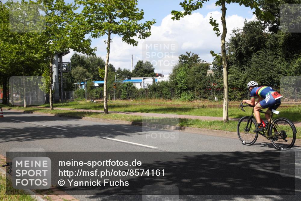 10.08.2025 - GEWOBA Citytriathlon Bremen Yannick Fuchs http://msf.ph/oto/8574161 10.08.2025 13:34:22 Radfahren 593, 865, 905, 924 meine-sportfotos.de