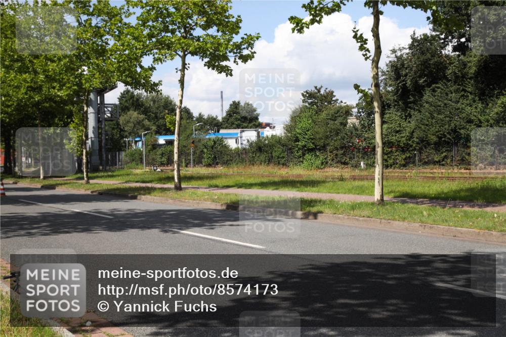 10.08.2025 - GEWOBA Citytriathlon Bremen Yannick Fuchs http://msf.ph/oto/8574173 10.08.2025 13:35:05 Radfahren  meine-sportfotos.de