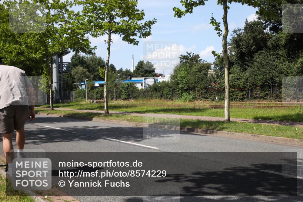 10.08.2025 - GEWOBA Citytriathlon Bremen Yannick Fuchs http://msf.ph/oto/8574229 10.08.2025 14:05:08 Radfahren  meine-sportfotos.de